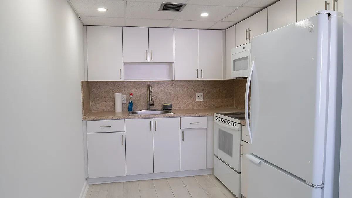 Building Photo - 400 SW 134th Way #302F