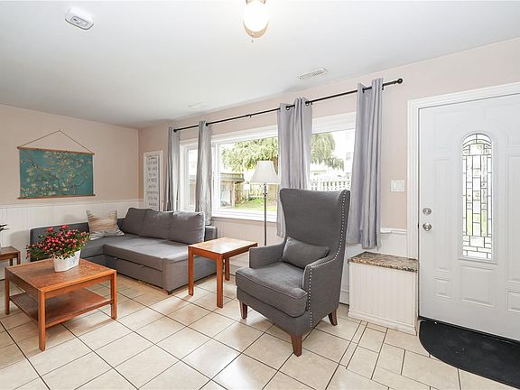 4th image of 3421 Auchinachie Rd