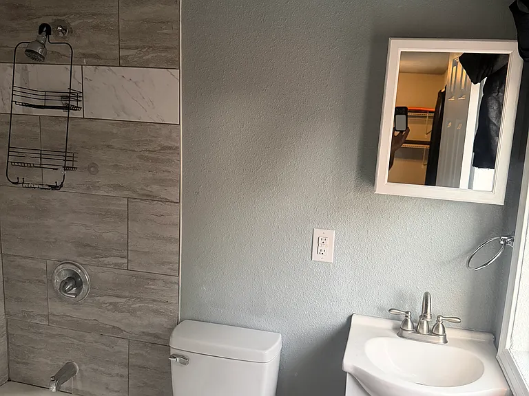 1217 Elm St — Photo 12