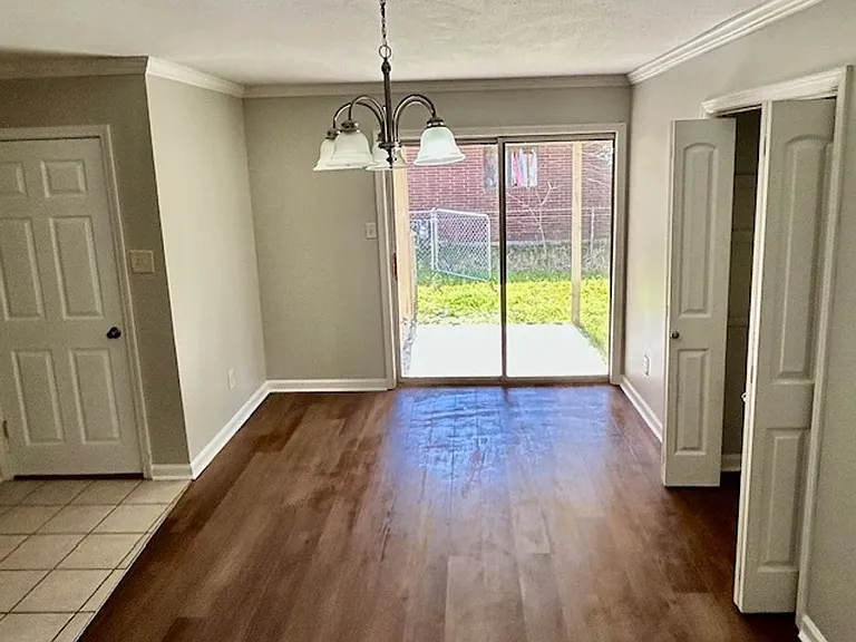 4507 Robinhood Dr — Photo 4
