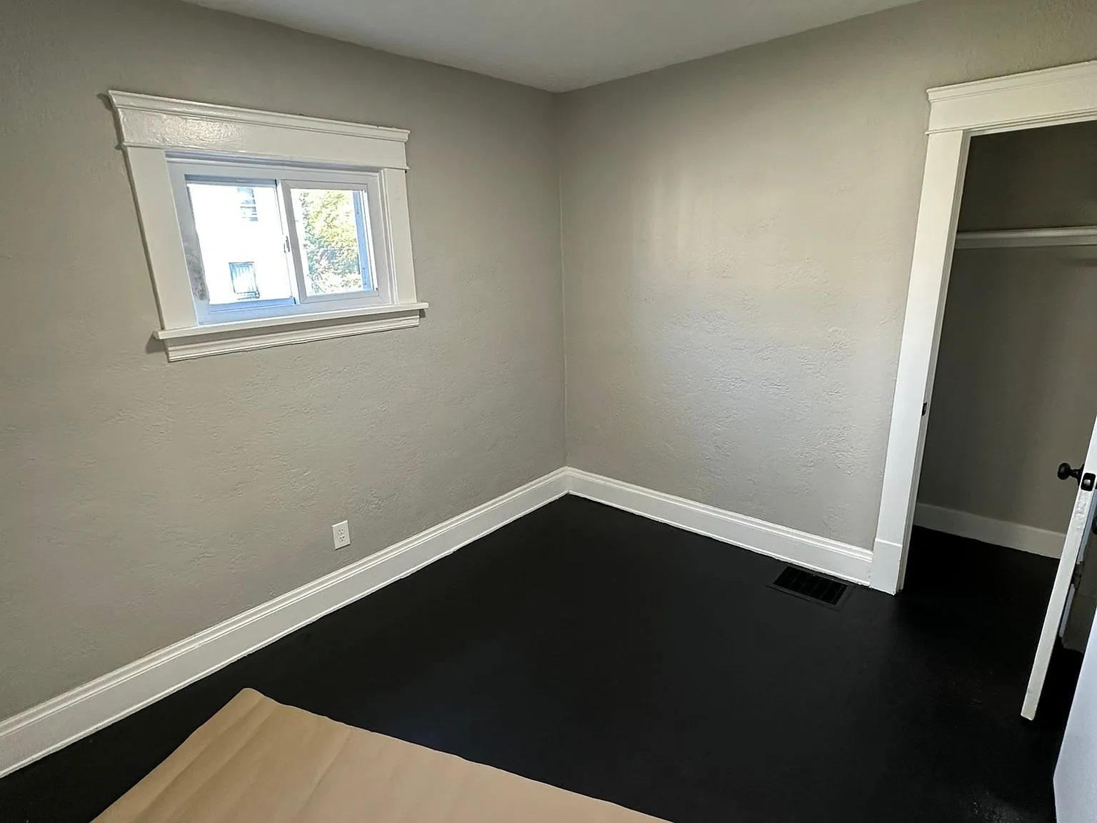 3 bed, 1192 sqft, $1,000 — Photo 4