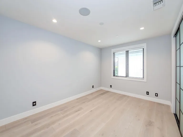 18538 Amie Ave — Photo 7