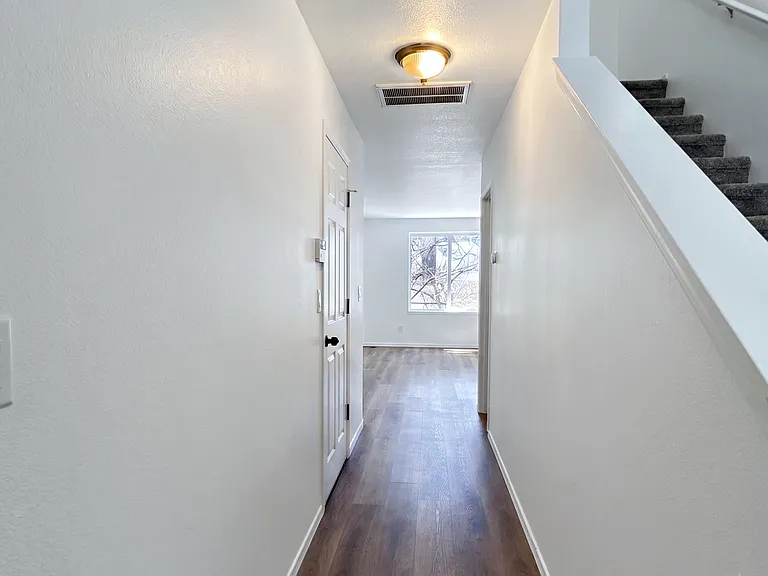 8807 N Tyndall Ave — Photo 30