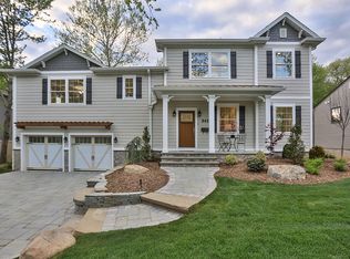 545 Clinton Rd, Paramus, NJ 07652