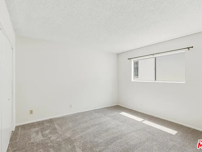 1330 Yale St #2 — Photo 25