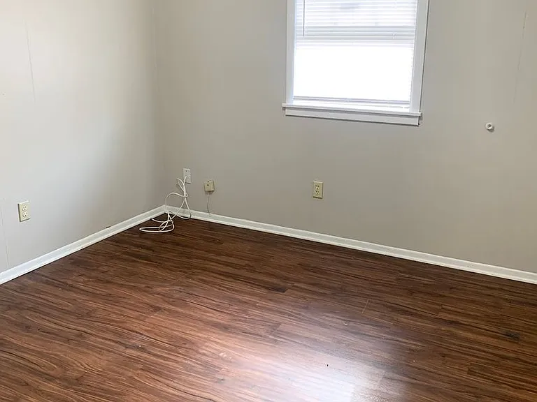 321 Bradford Dr — Photo 13