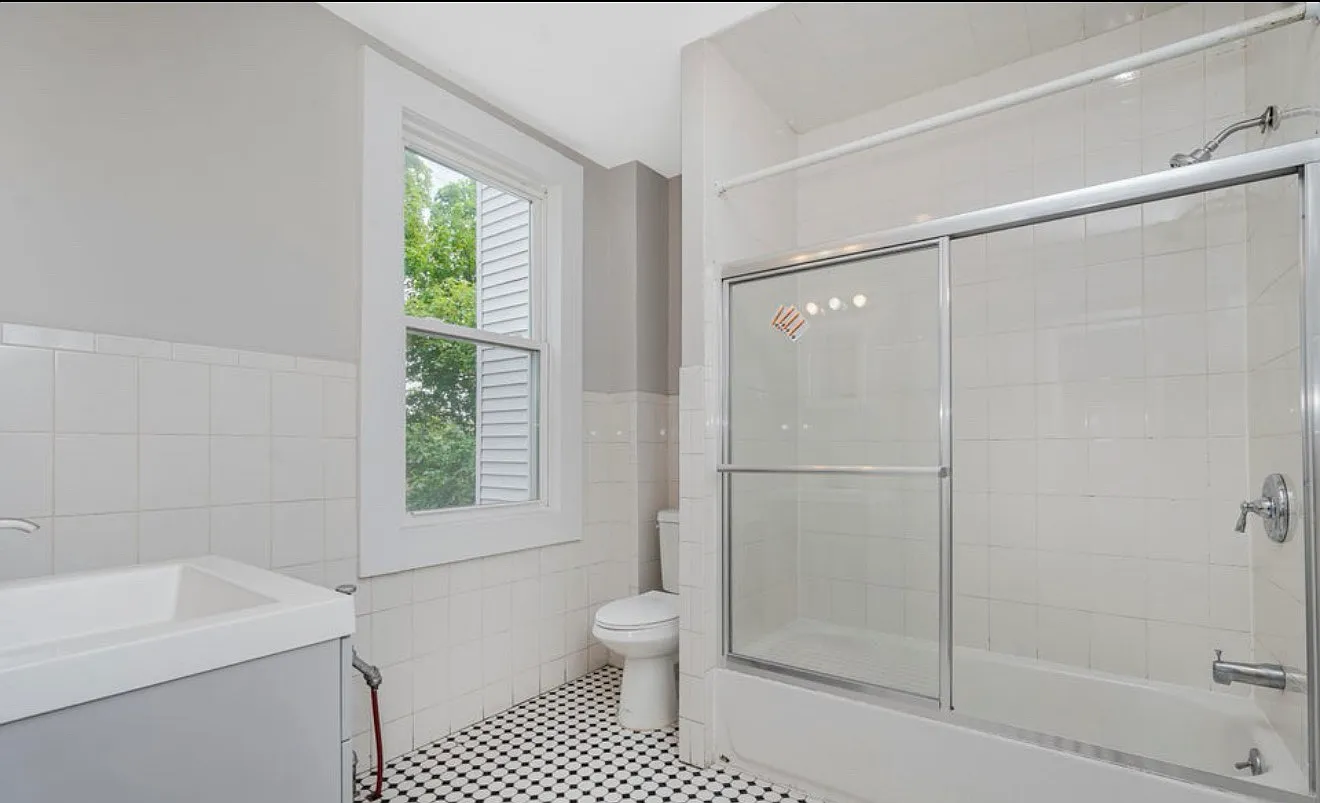 3 bed, $3,577 — Photo 3