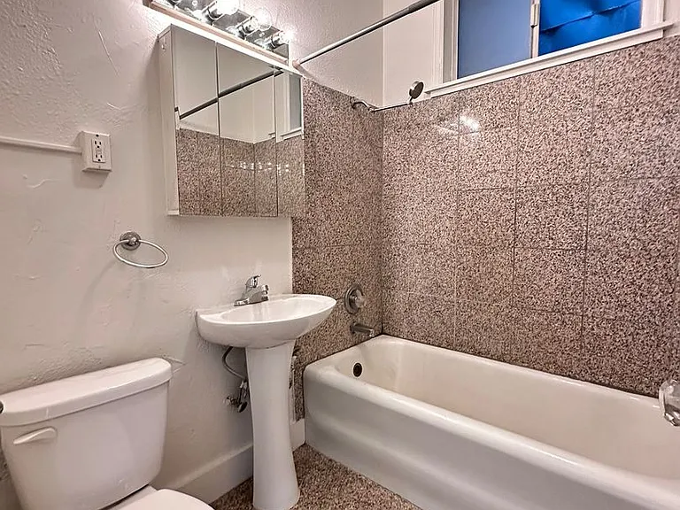 555 OFarrell Street — Photo 9