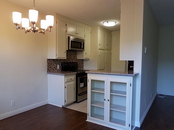 2nd image of 1830 Greenfield Ave APT 23