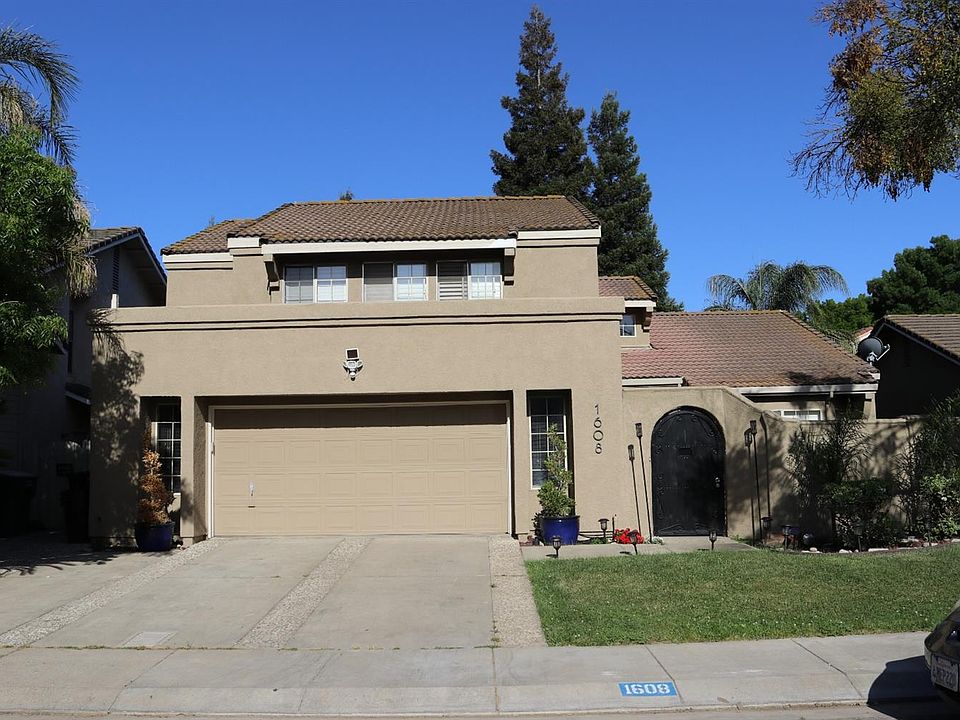 2nd image of 1608 Westridge Pl