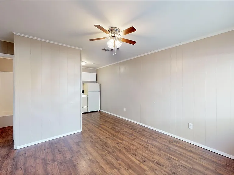 204 Lynn Dr #A — Photo 3