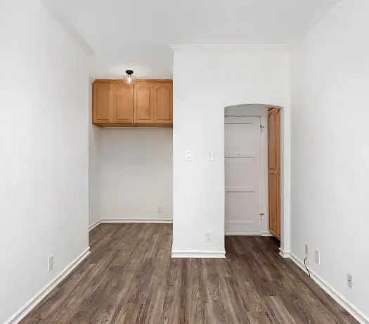 132 S Bedford Dr #103 — Photo 8