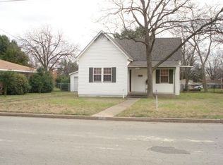 804 S Marable St, West, TX 76691