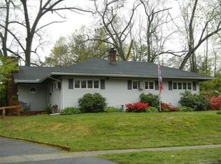 160 Hartwick St, Springfield, MA 01108