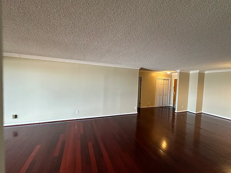 1800 Old Meadow Rd #717 — Photo 5