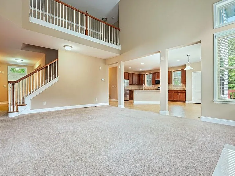 1010 Chelsey Way — Photo 11