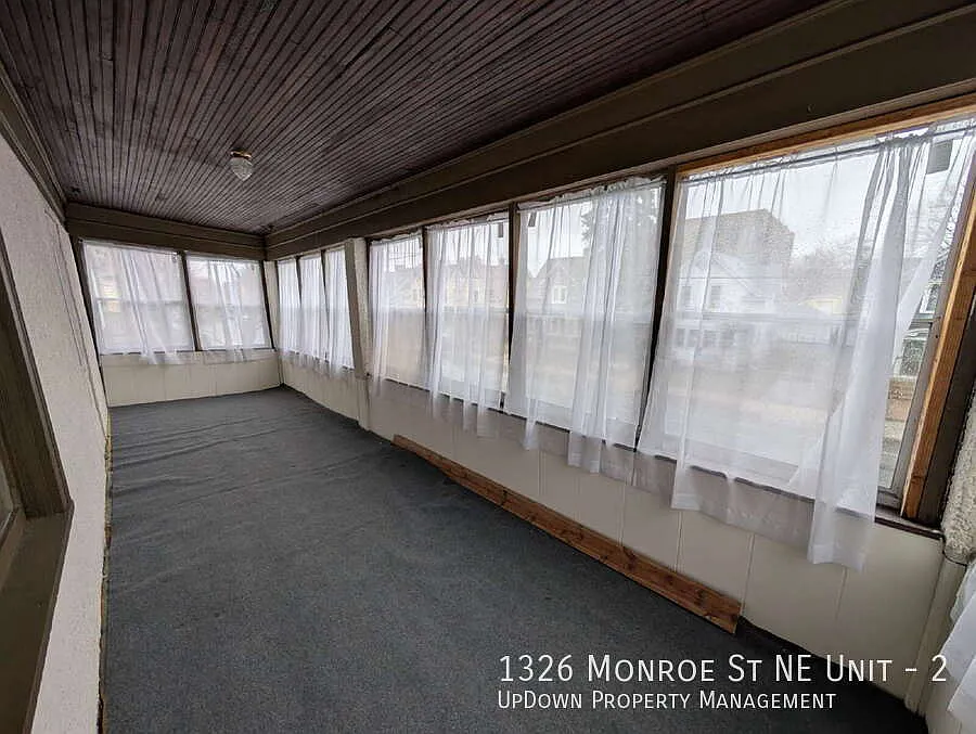 Building Photo - 1326 Monroe St NE #2