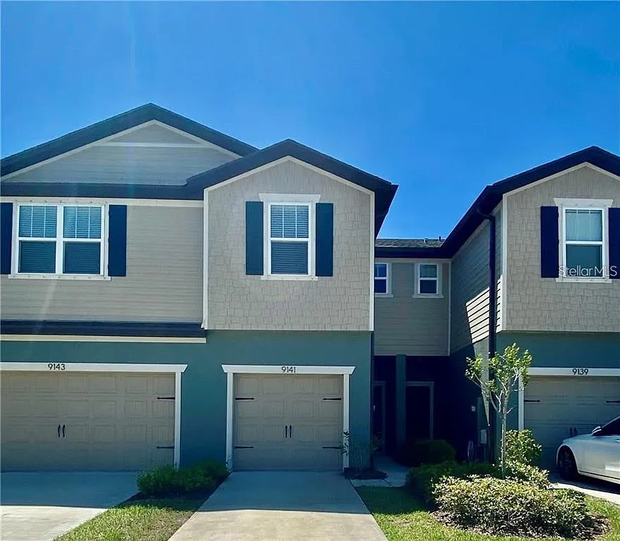 2 bed, 2.5 bath, 1588 sqft, $2,100 — Photo 1