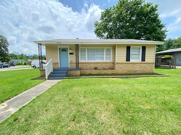 804 Shamrock Dr — Photo 1