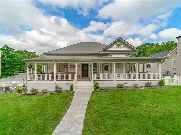 4527 Dallas St, Acworth, GA 30101