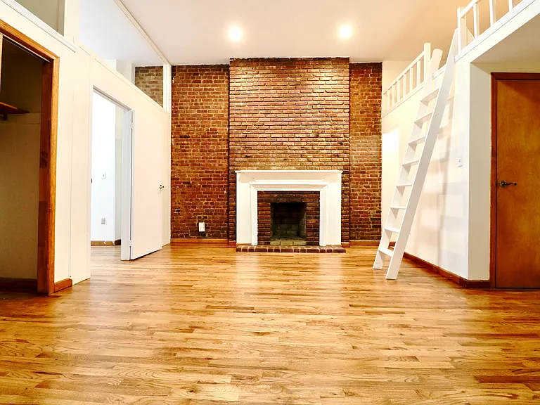 126 W 74th St #1B — Photo 4