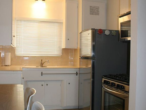 5th image of 415 N Holliston Ave #8752670