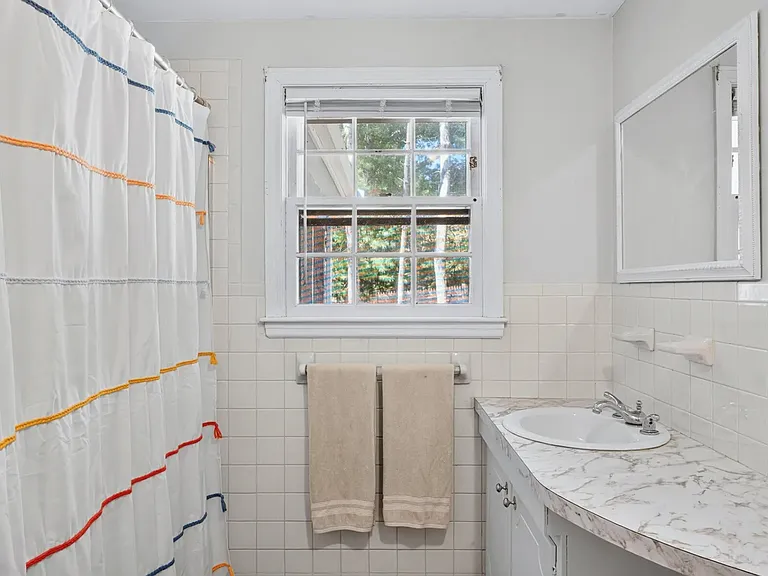 101 Longfellow Dr — Photo 8