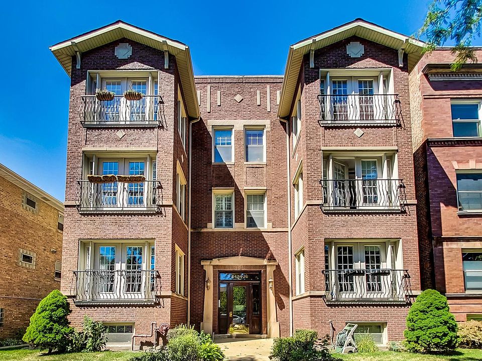 1st image of 4424 N Winchester Ave #1S