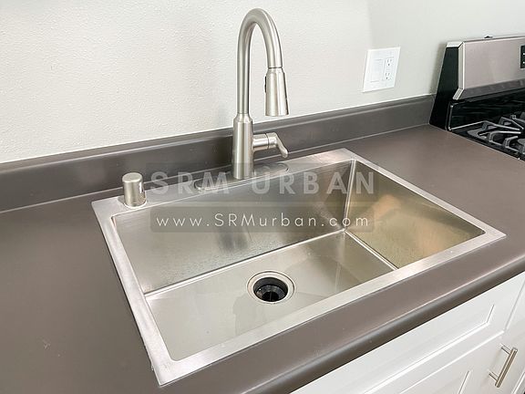 4th image of 1624 Meade Ave #1/2