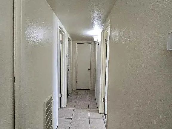 5th image of 2553 S Holloway Ave