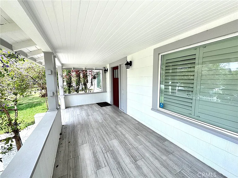 2716 S La Salle Ave — Photo 6