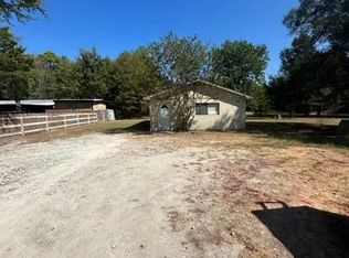 260 Fm 1696 Rd W #B, Huntsville, TX 77320