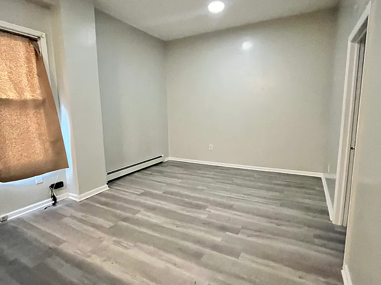 218 Bowers St #4 — Photo 6
