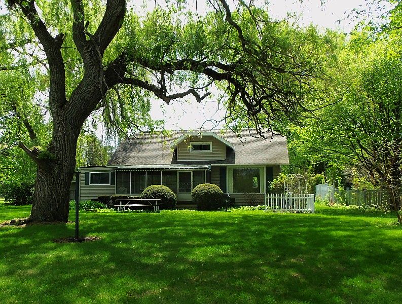 1st image of 3543 Kawkawlin River Dr