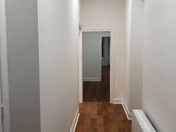 4th image of 319 E Walnut Ln Floor 1