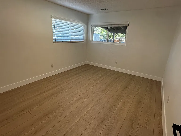 Bedrooom 2