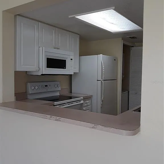 251 Caribbean Dr — Photo 7