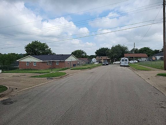 5th image of 3976 Avocado Dr
