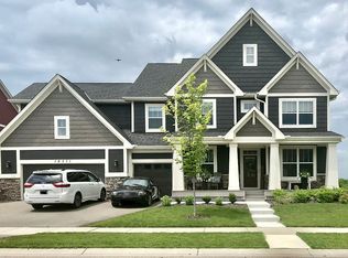 16571 E Lake Dr, Lakeville, MN 55044