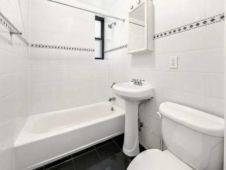 660 Riverside Dr #2F — Photo 5