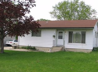 1672 Solfisburg Ave, Aurora, IL 60505