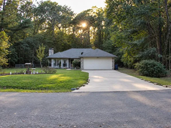 1007 Wildwood Dr, Woodville, TX 77663