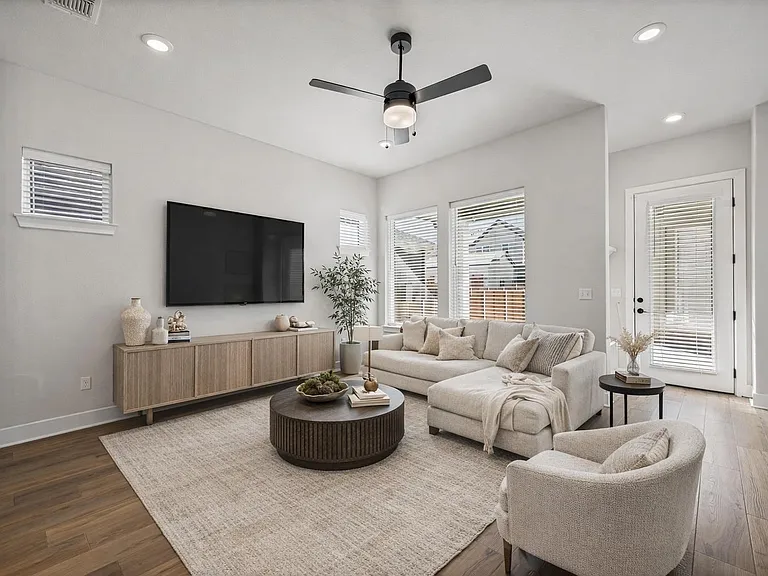5806 Rangeland Rd — Photo 3