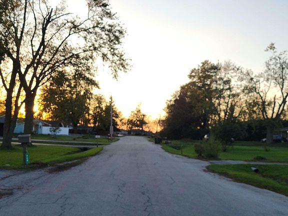 4th image of 817 W Windsor Ave