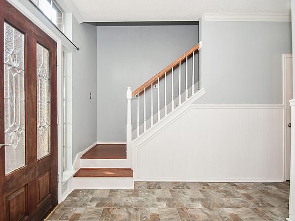 4th image of 18187 Holly Forest Dr