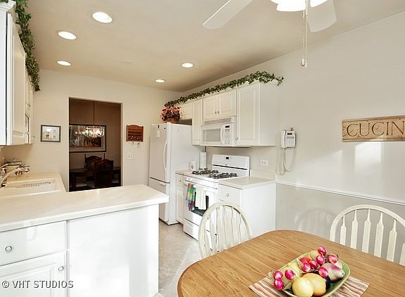5th image of 70 Margate Ct Unit D1