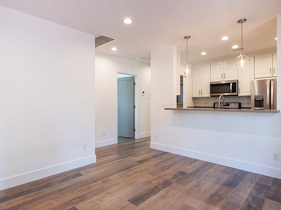 4th image of 233 N Sparks St #101