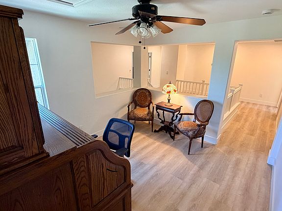 Upstairs Office and Sitting area, great for working from home or reading a book.