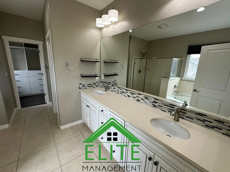 1084 Navigator Dr — Photo 19