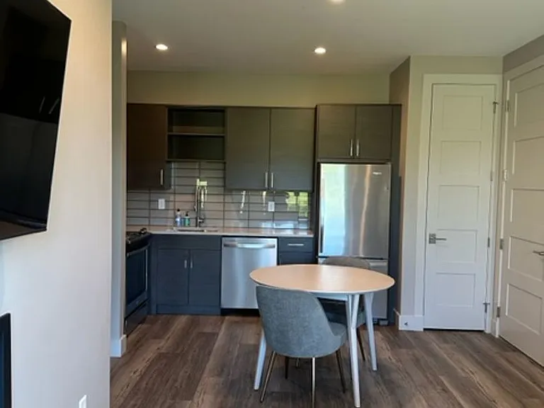 31 Highnoon Way #C — Photo 3